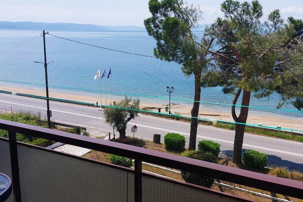 Sun & Sea : Seaside Apartment Malaki