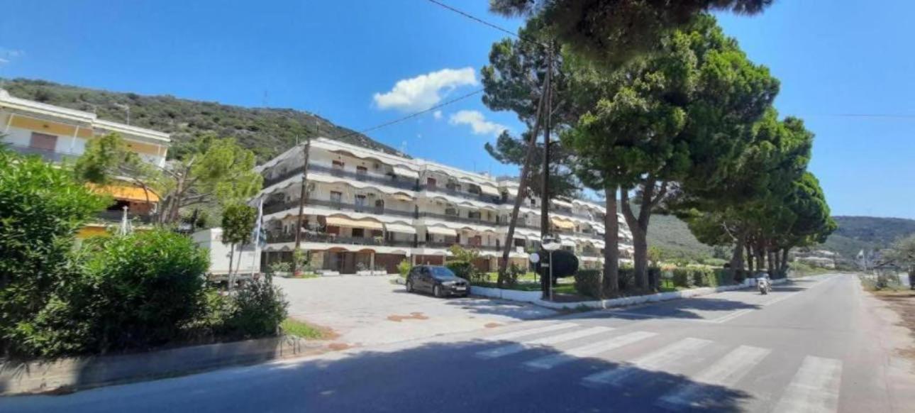 Sun & Sea : Seaside Malaki